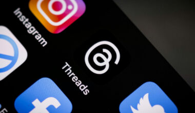 Threads上で「Grok」に似たAIアカウントをブロックできないことが話題に - GIGAZINE