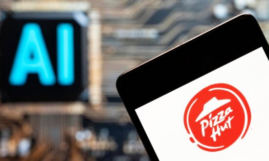 ピザハットのAI導入で「159億円の損害」と加盟店が提訴。効率化のはずが「冷え切ったピザの量産」に陥った理由 | Business Insider Japan