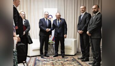 アルメニアのロシア離れ加速、ＥＰＣ首脳会議で経済・安保協力議論…パシニャン首相「歴史的な会議」 - 読売新聞