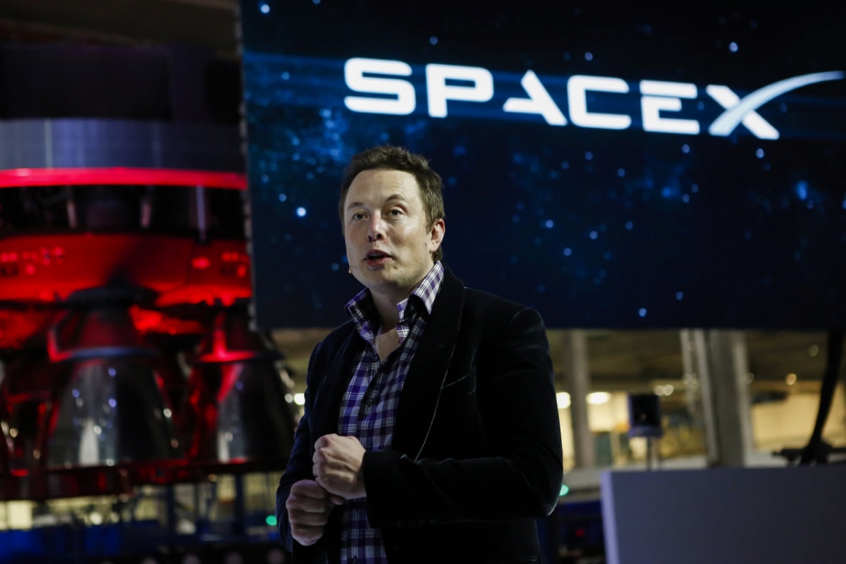 イーロン・マスク、テスラとスペースXの合併推進説が再燃··· 3兆ドル規模の超大型ビッグテックが誕生するのか | STARNEWS