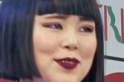「入れ墨入れてるの？」〝金髪×タトゥー〟姿で激変の元ブルゾンちえみ・藤原しおりさん、元withB・コージと共演姿が話題「2人の雰囲気がいい！」 - 西スポWEB OTTO!