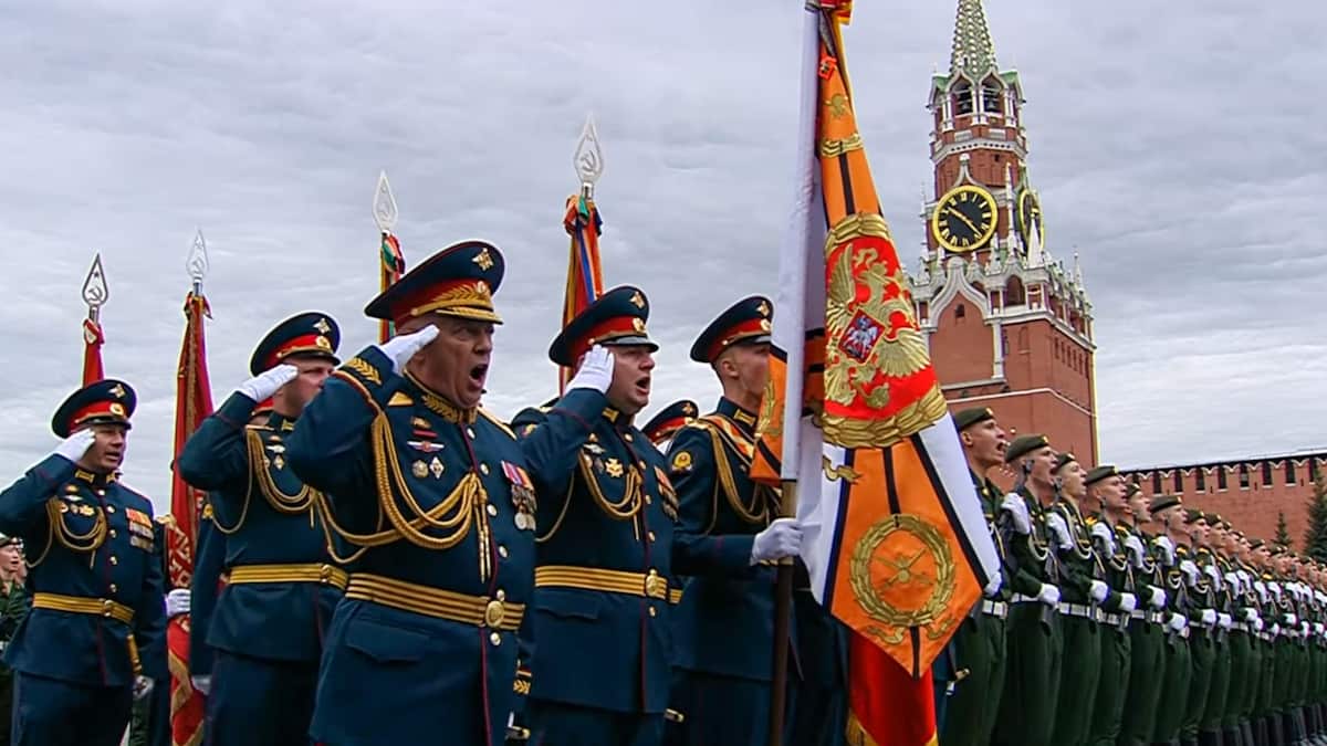 地上兵器不参加のロシア軍事パレード、戦力損耗・財政難を反映か ドローン攻撃への恐怖も - 産経ニュース
