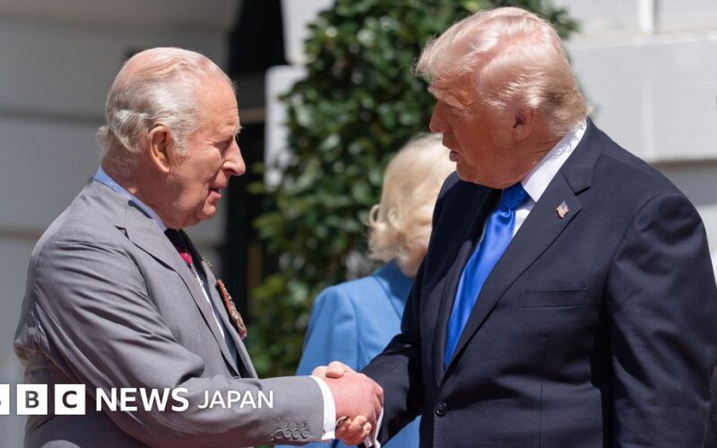トランプ氏、英国王夫妻に「敬意を表し」ウィスキー関税を撤廃と発表　EUには自動車関税を引き上げると - BBC