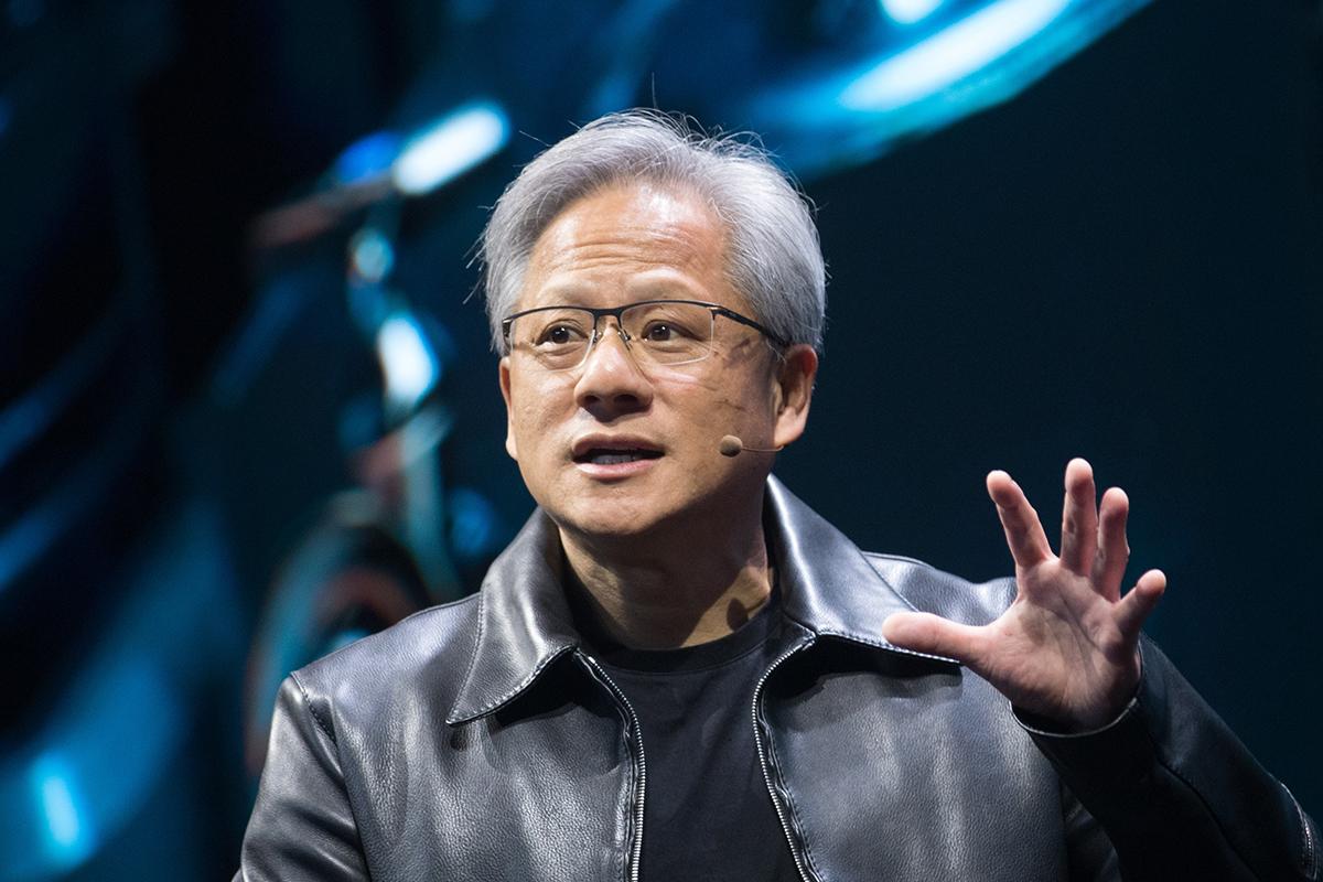 NVIDIA ジェンスン・ファンCEO、AI時代は日本の「侘び寂び」こそが価値を持つ 「不完全さ」や「人間らしさ」が価値になる時代｜ビジネス+IT