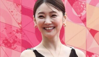 「馬もびっくりしてますよ」競馬場降臨の女優のドレス姿にＳＮＳも騒然「めちゃくちゃ綺麗」「可愛すぎでしょ」 - デイリースポーツ