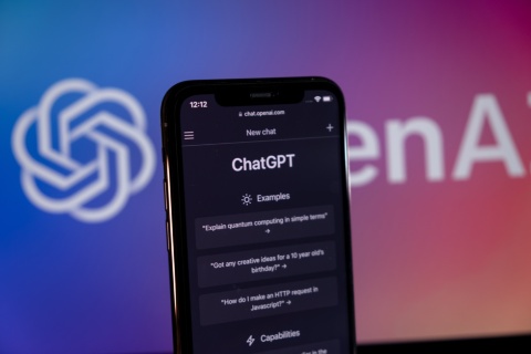 米OpenAIは、ChatGPTの「Instant Checkout」という販売と決済のサービスを開始したものの、その後は方針を転換した(写真/Vitor Miranda/stock.adobe.com)