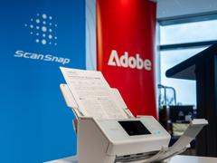 「社内で眠る紙の書類がAI資産に」AcrobatのアドビとScanSnapのPFUが示すPDFの今 | Business Insider Japan