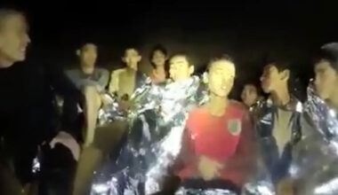 麻酔薬で眠らせ奇跡の救出劇…タイの洞窟で遭難したサッカー少年12人とコーチ、5年後に見舞われていた“悲痛な別れ”【ラオス洞窟遭難で再注目】（デイリー新潮） - Yahoo!ニュース