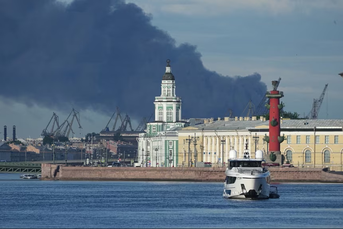 ウクライナ、ロシアのサンクトペテルブルクなど攻撃 プーチン氏肝いりの経済フォーラム開催中に（CNN.co.jp） - Yahoo!ニュース