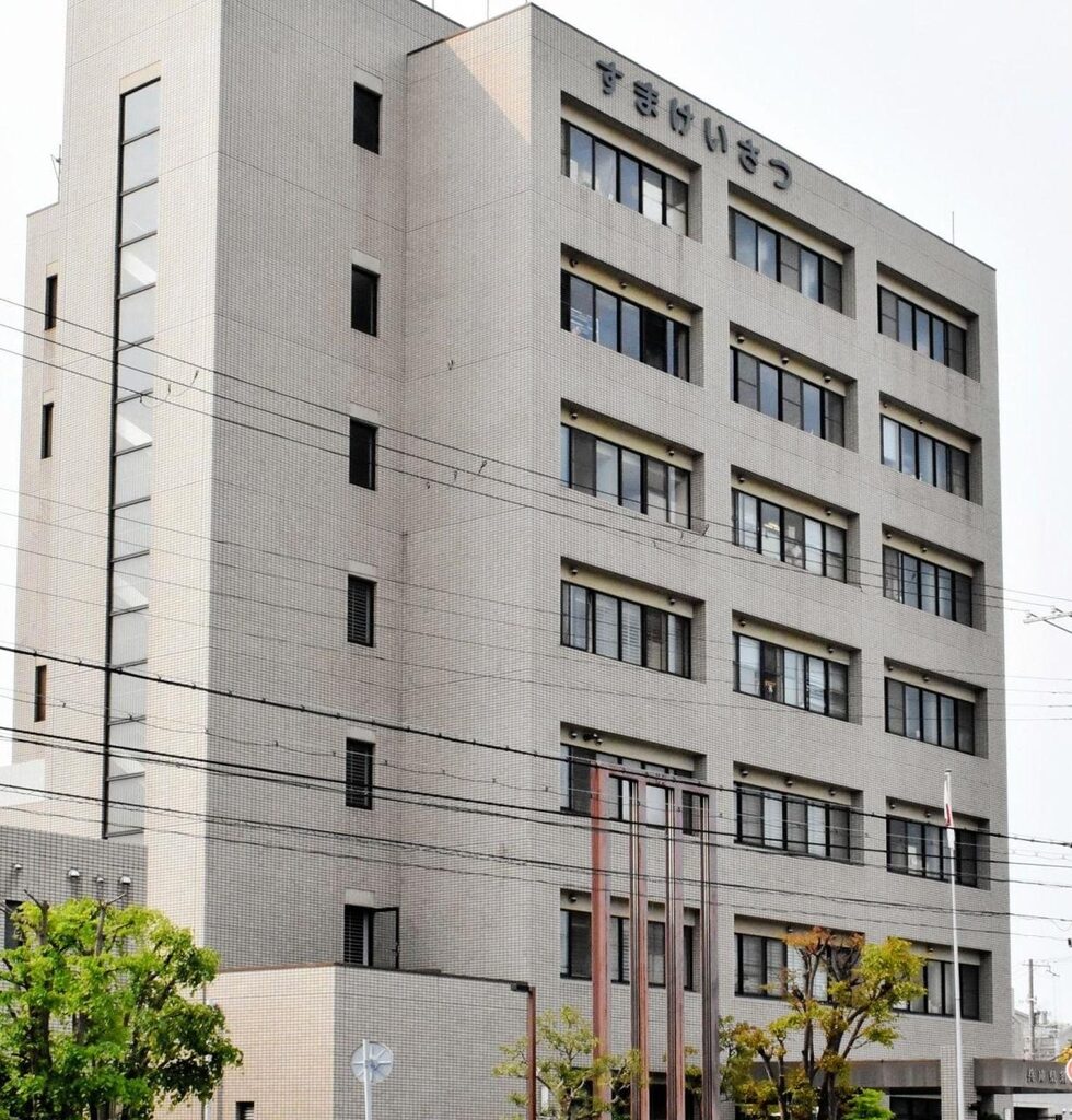 神戸・須磨のコンテナ内に遺体、男性は自殺か 腹部などに「ためらい傷」 死因は出血性ショック|事件・事故 - 神戸新聞