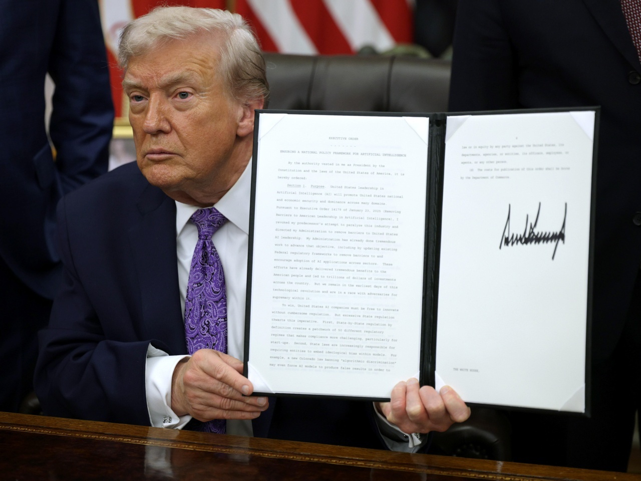 トランプ氏の新大統領令は「骨抜き」？ OpenAIなどへの強制力なく専門家から冷ややかな声 - CNET Japan