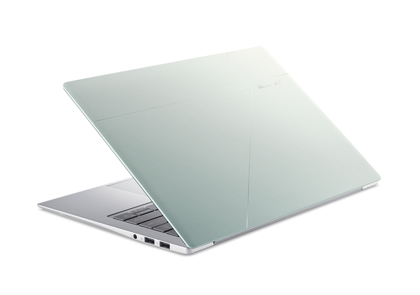 「Swift Edge 14 AI」「Swift Go 14 AI」発表