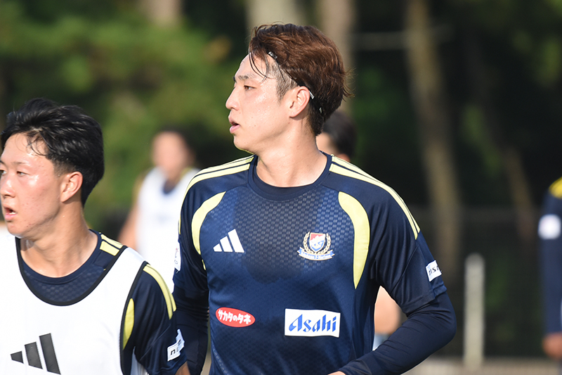 二部練習はフォーメーション練習中心。やや駒不足の左サイドバックには角田涼太朗を起用 ［宮崎キャンプレポート2日目］ - targma.jp