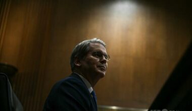 米国、対イラン「二次制裁」拡大 ベセント氏、「経済的窒息」に追い込むと主張