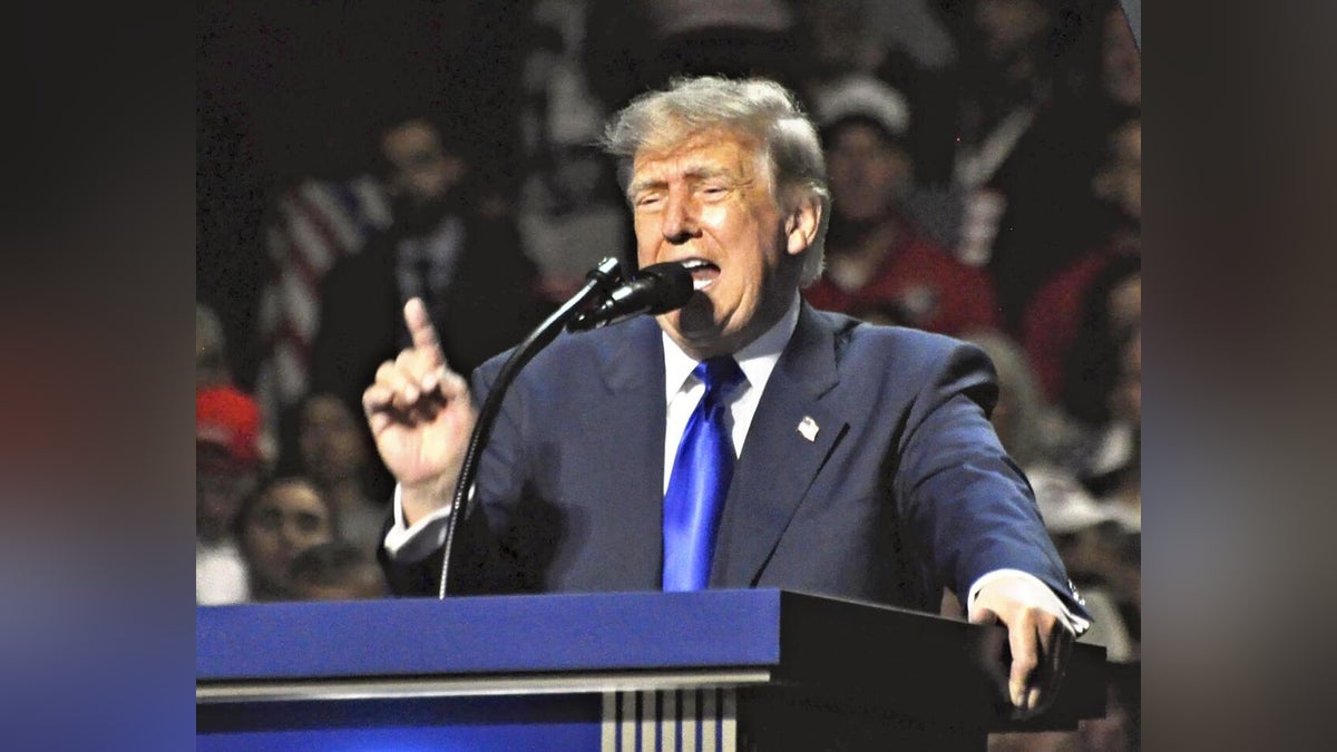 トランプ氏、ゼレンスキー氏に「ロシアのディーゼル燃料への攻撃」停止要求…中間選挙への逆風懸念し責任転嫁 - 読売新聞