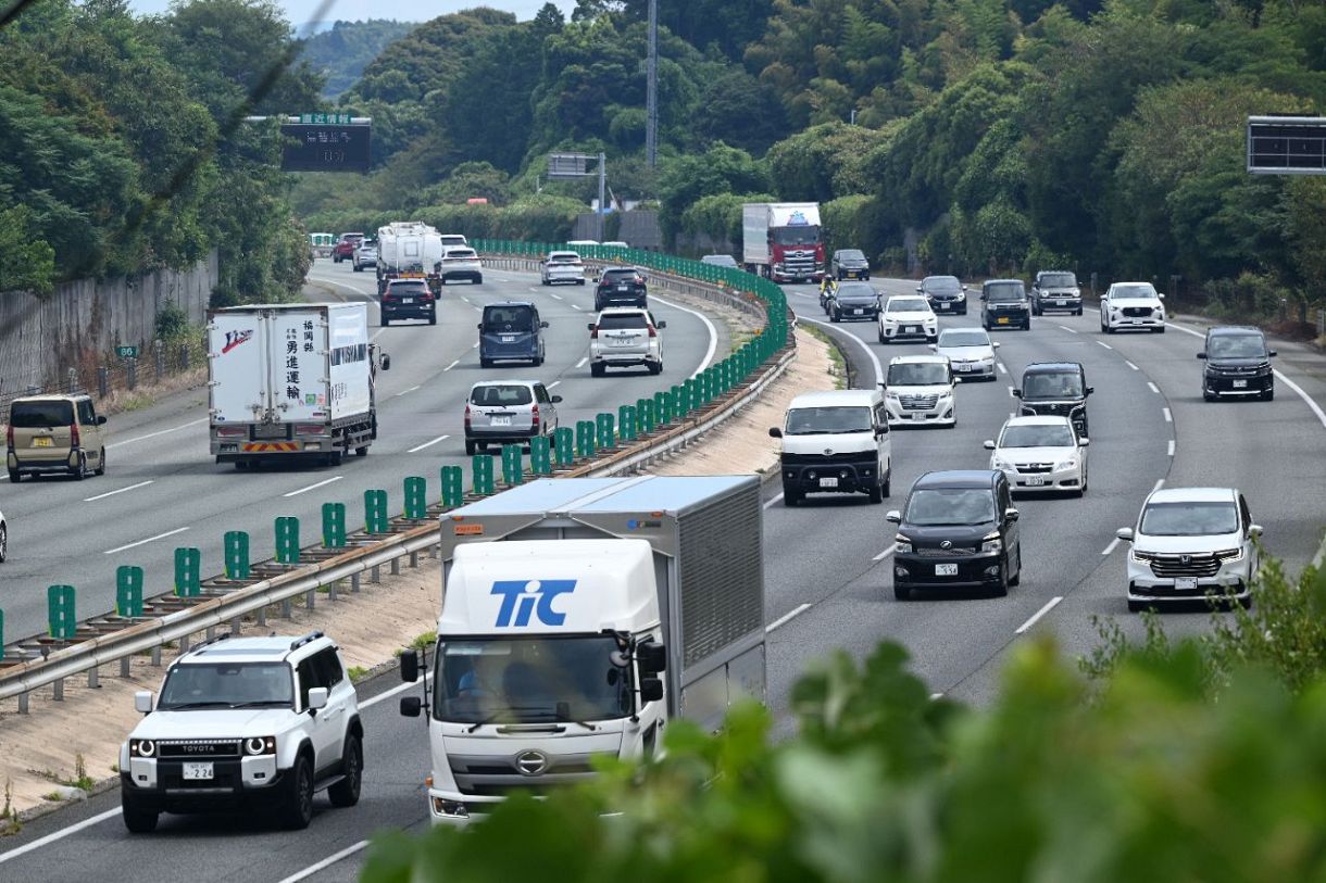 「これは絶望感しかない…」九州自動車道〝大惨事〟に「またかよ、事故多すぎ」「イノシシが来そう」 - 西スポWEB OTTO!
