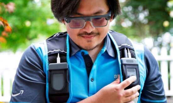 アマゾン配達員のAIスマートグラス、視界を次々撮影　プライバシーに懸念 - CNET Japan